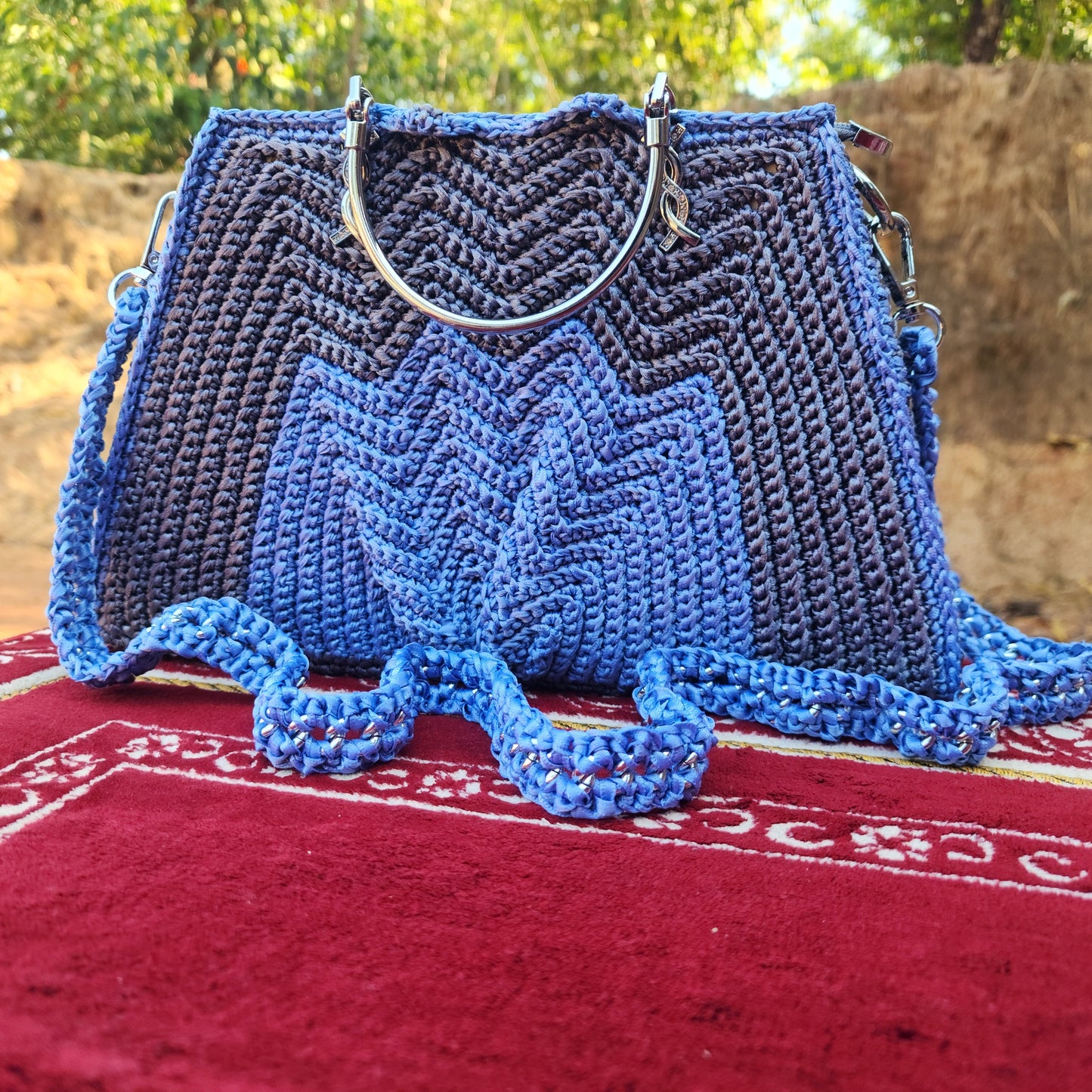 2 Colour combo in Trapezium