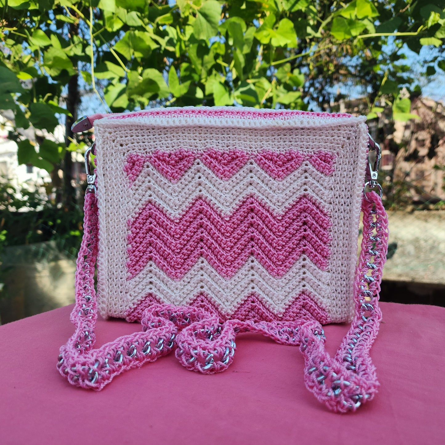 W & Pink in No frame