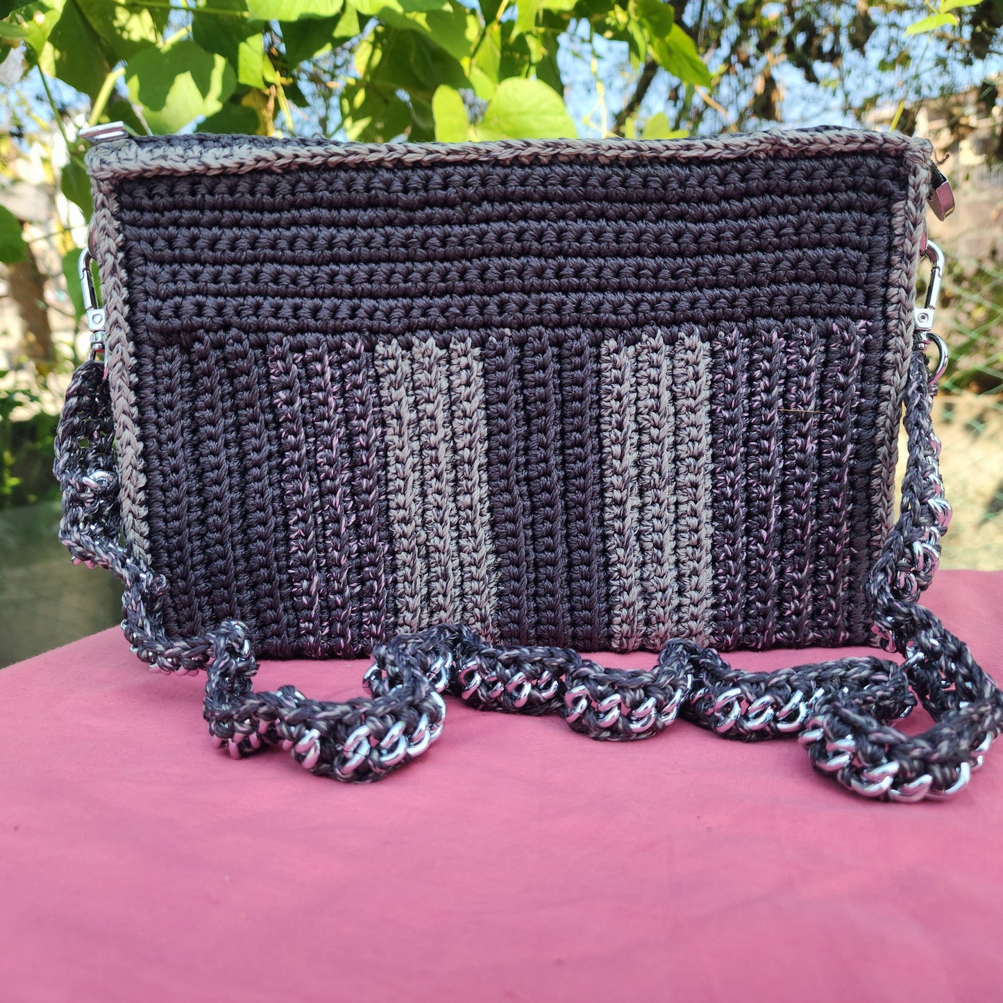 Unique Colour in No frame