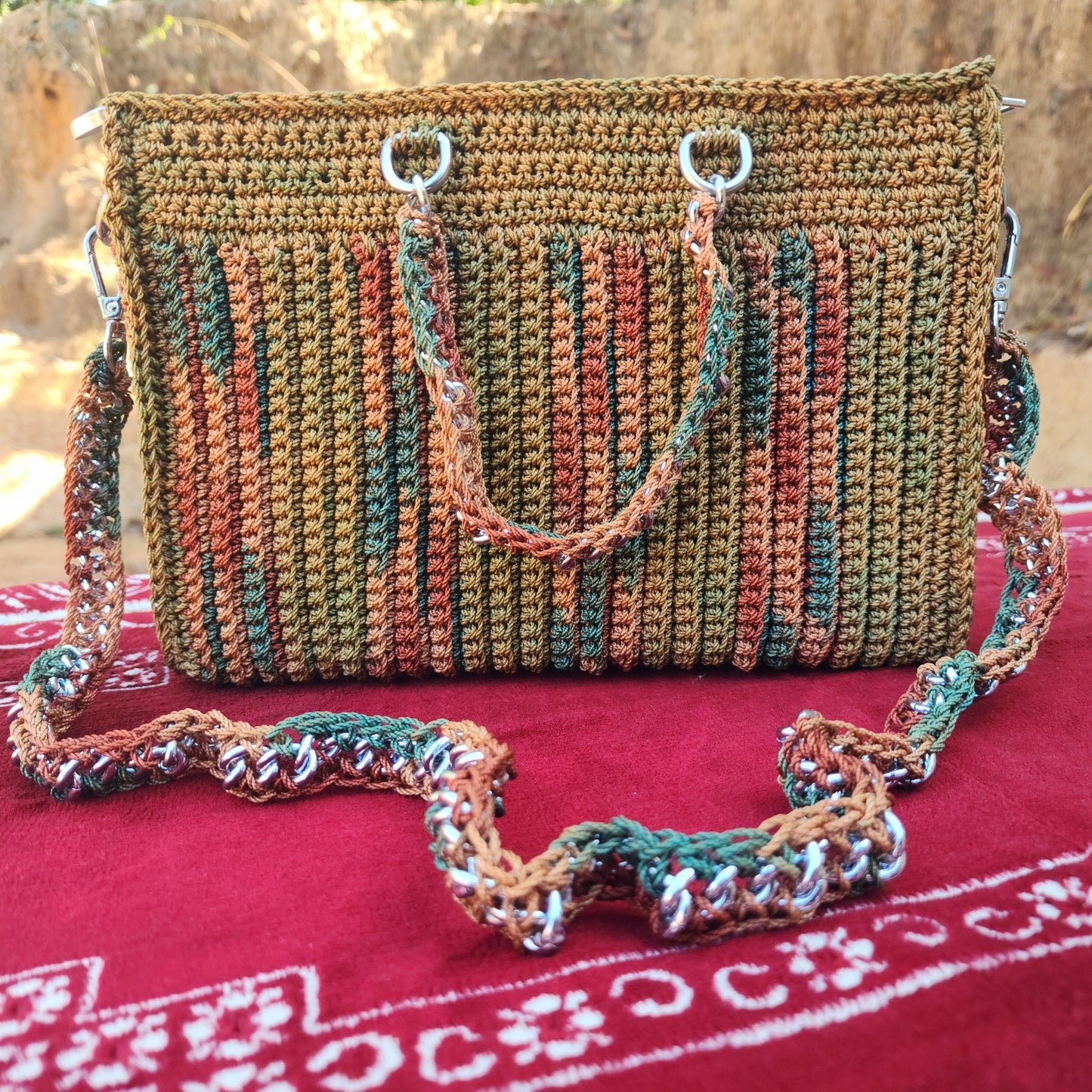 Multiple Colour in Chain Frame