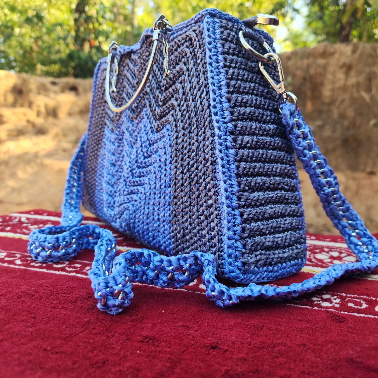 2 Colour combo in Trapezium