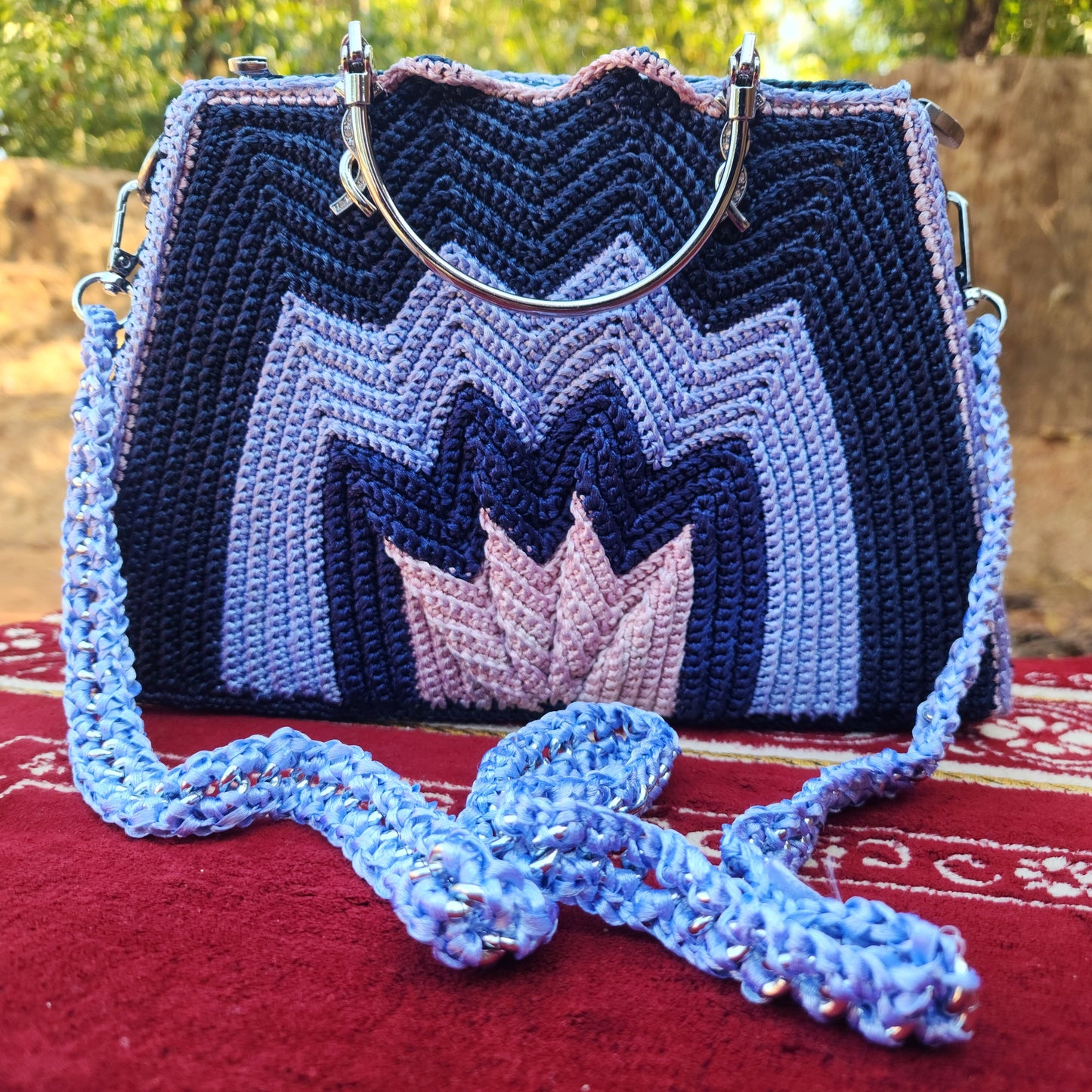 3 Colour combo in Trapezium