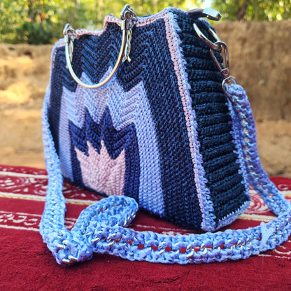 3 Colour combo in Trapezium