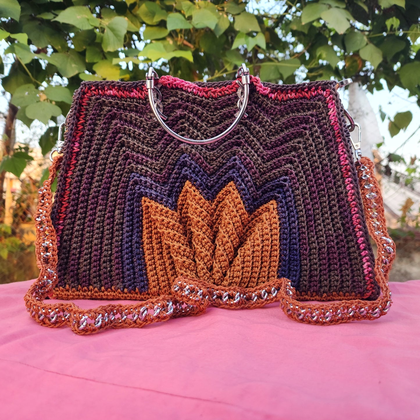 Multiple colour in Trapezium