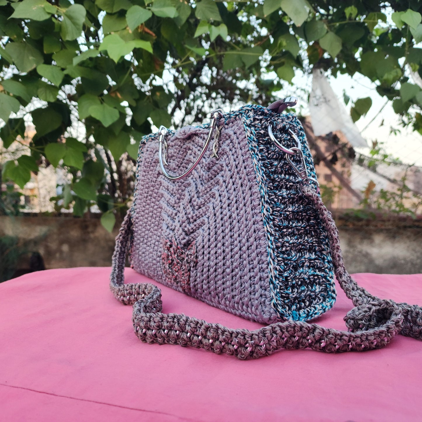 Unique Colour in Trapezium 5