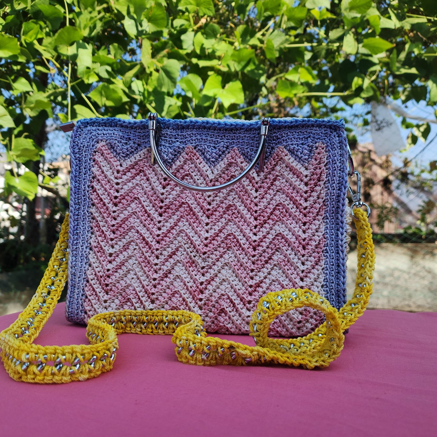 Multiple Colour in Steel Frame