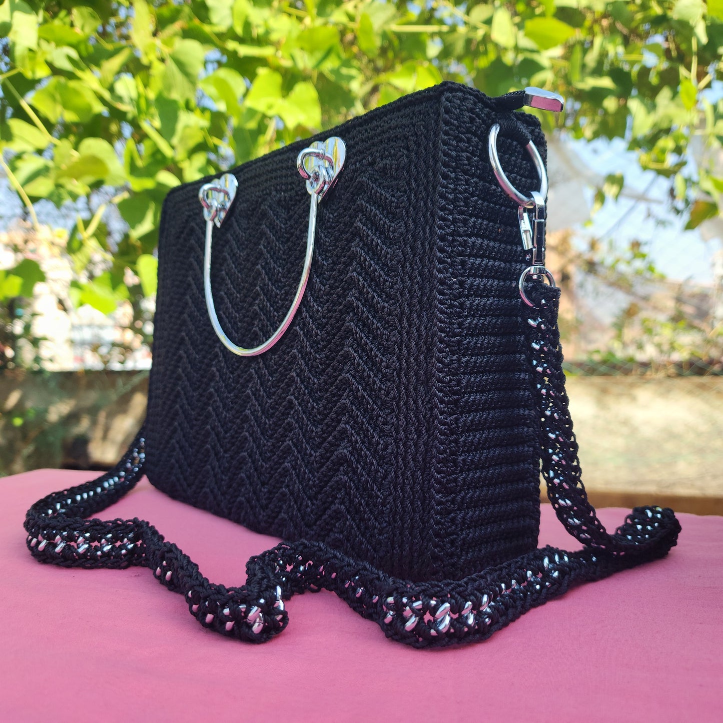 Black in love frame 2