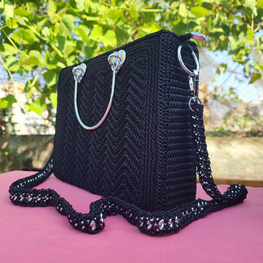 Black in love frame 2