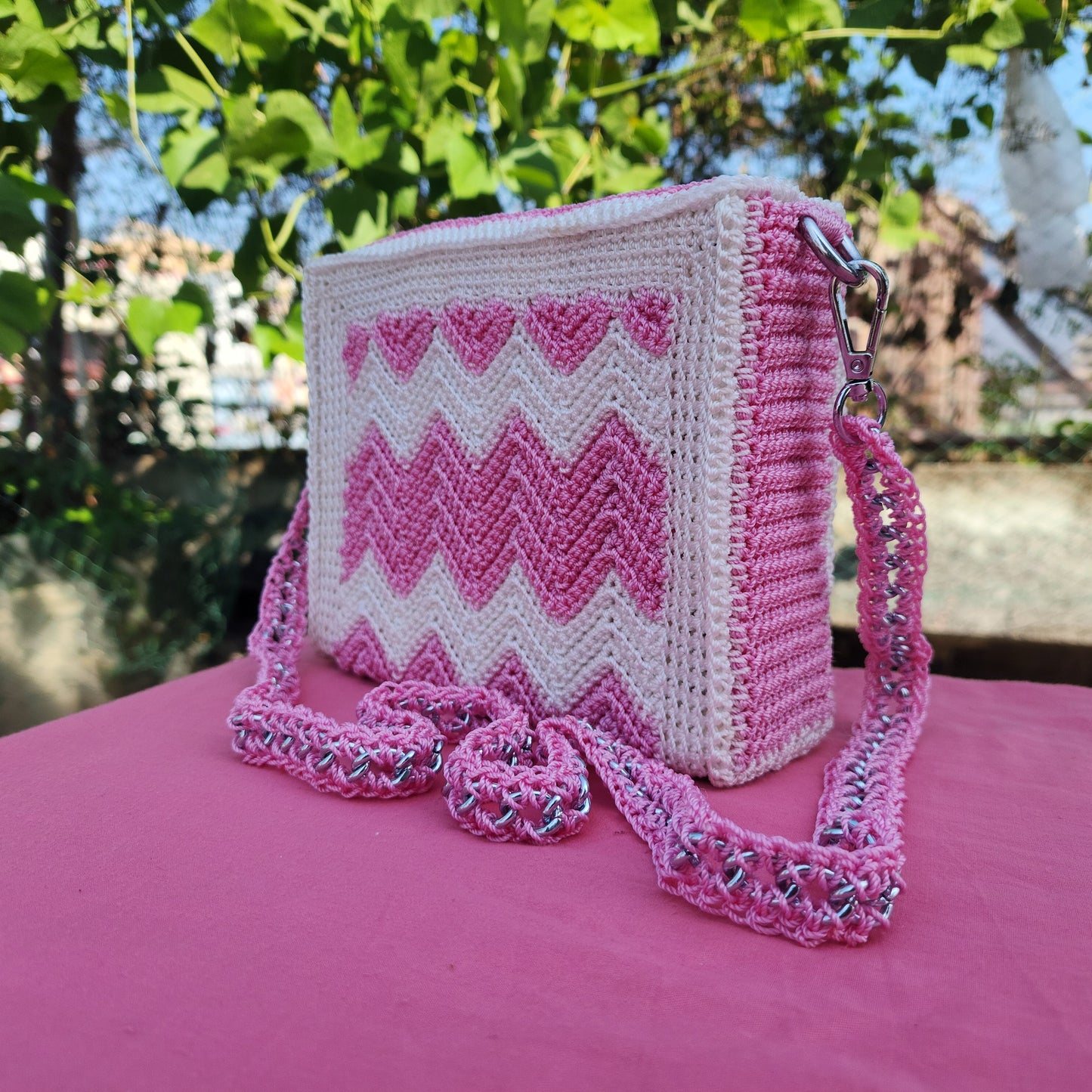 W & Pink in No frame