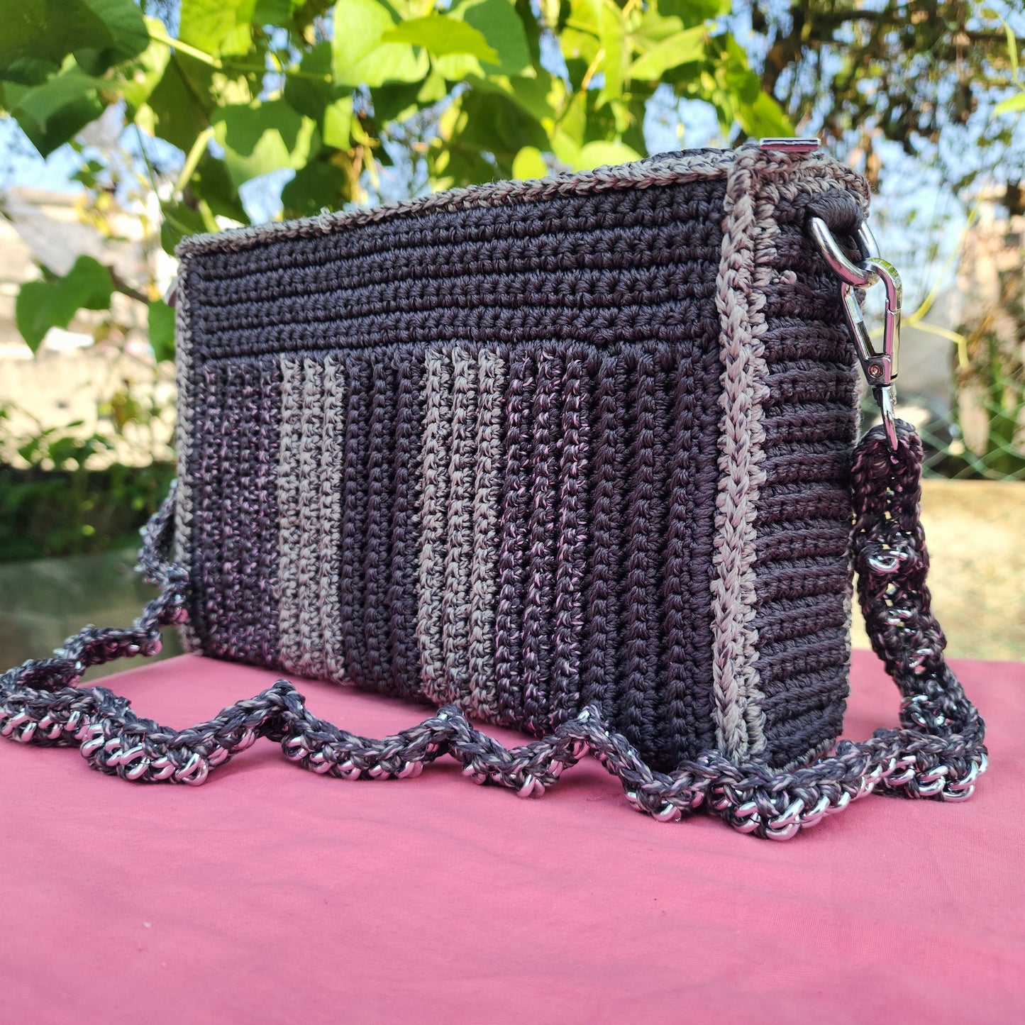 Unique Colour in No frame