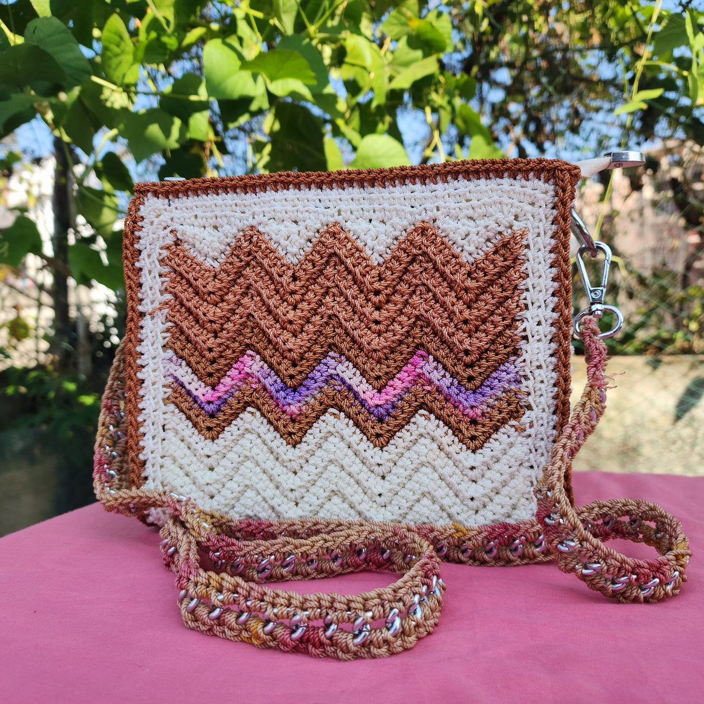 Random Colour in no Frame 3