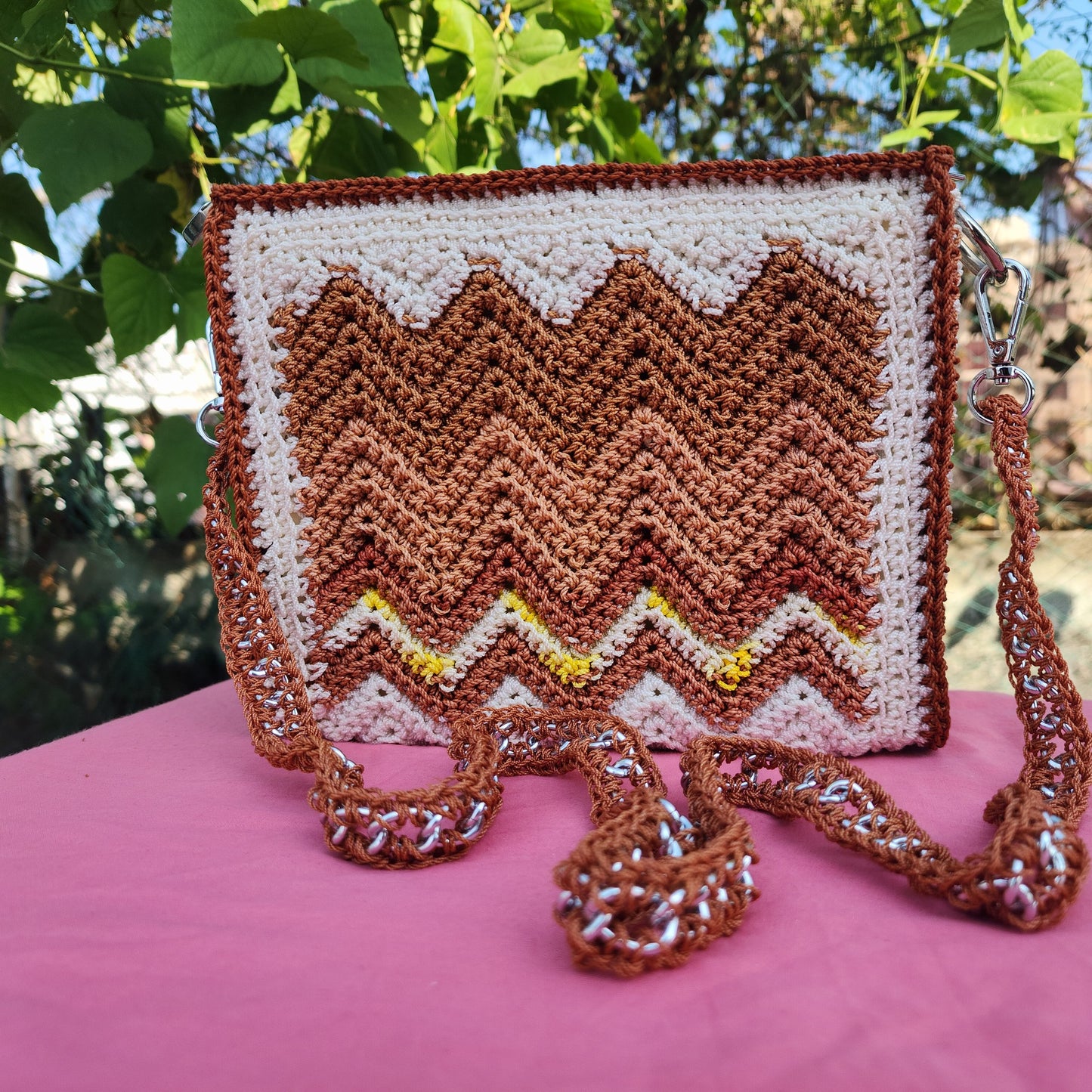 Random Colour in no Frame 5